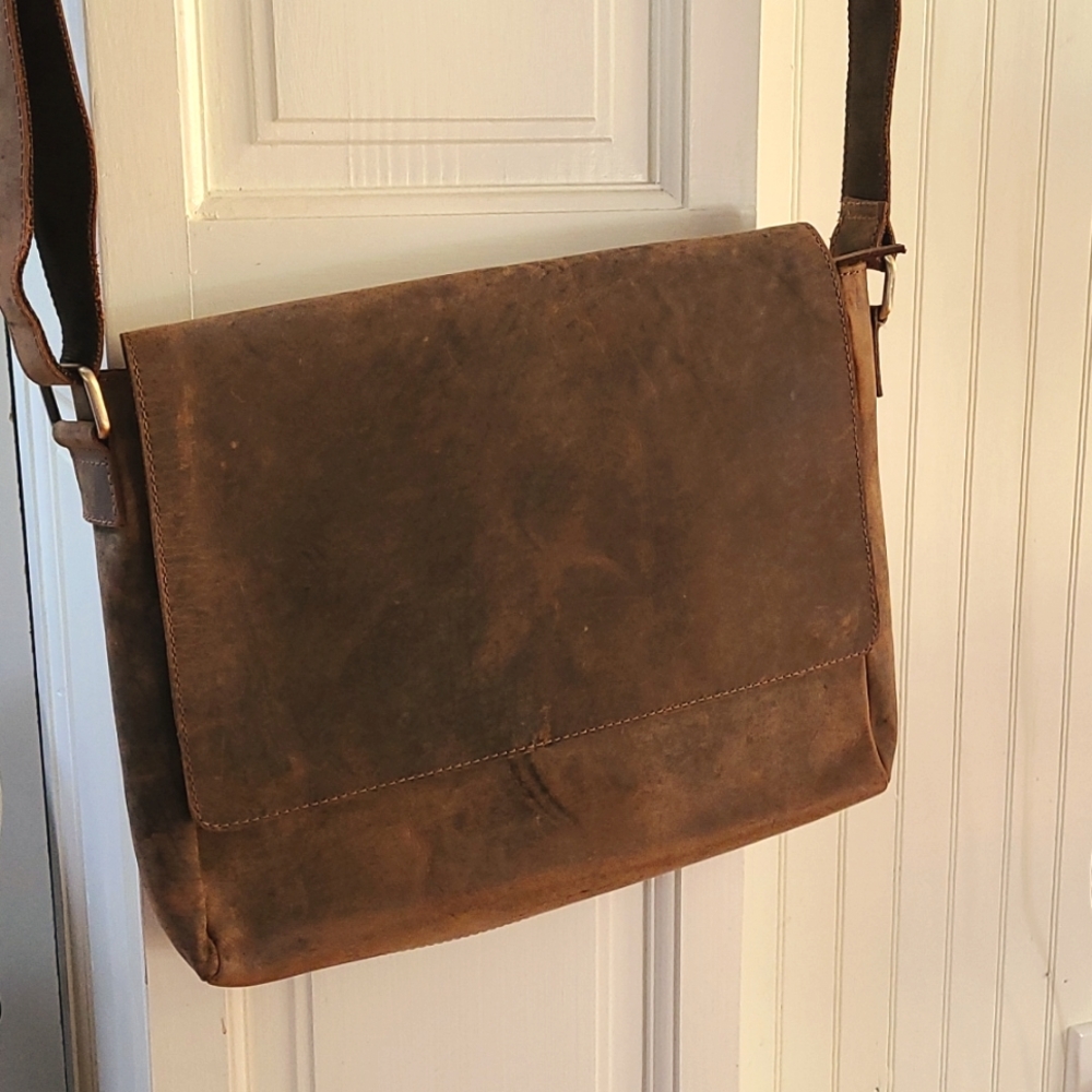 Vera pelle leather crossbody bag